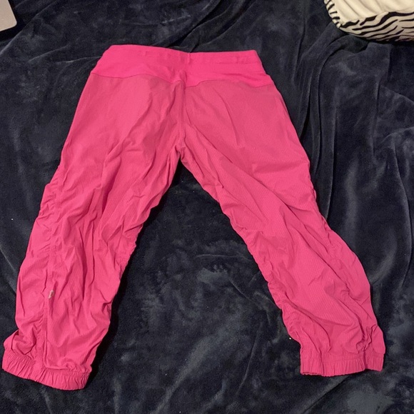 Ivivva 3/4 length studio pants - Picture 2 of 2